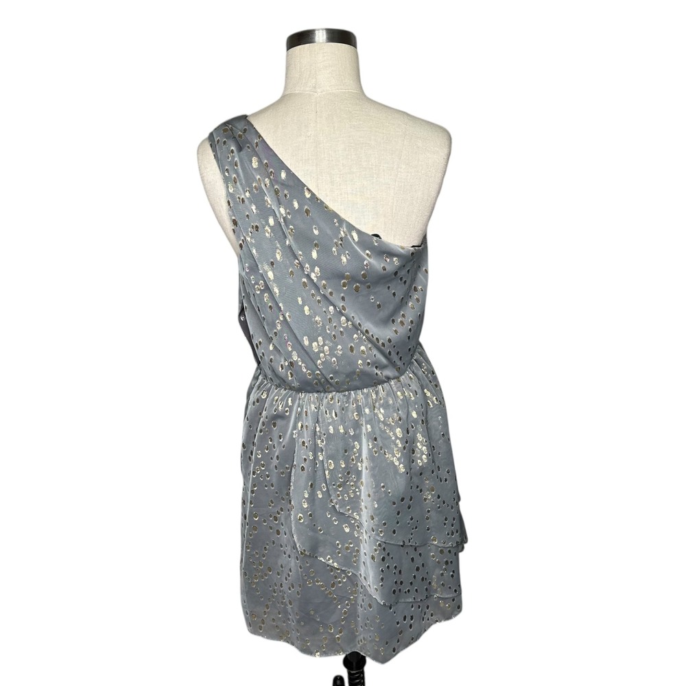 BCBGeneration Gray Metallic Dot One Shoulder Ruffle Tiered Dress Size 8 NWT Glam - Picture 2 of 9